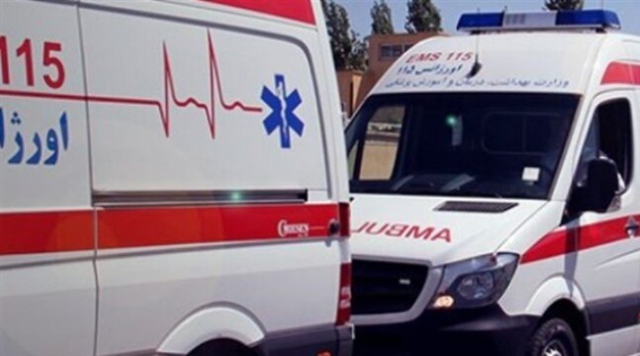 خودروی آمبولانس درمانگاه بخش امام حسن در بوشهر