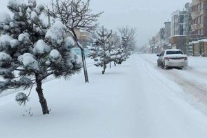 بارش برف در نیمه جنوبی استان مرکزی تشدید می‌شود