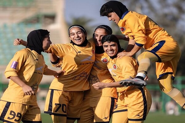 فوتبال زنان و چند پرسش در مورد یک تیم